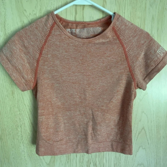 Victoria’s Secret Pink Seamless Top Dusty Pink or Coral Size Medium - Picture 1 of 8